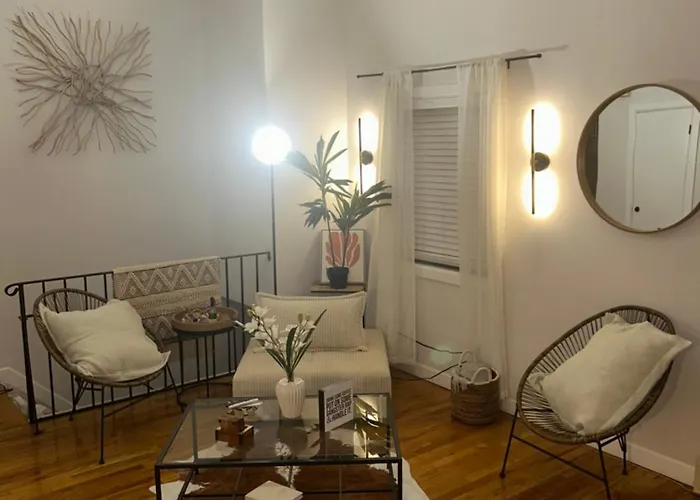 Chic Modern Bedroom 5 Mins From Jfk