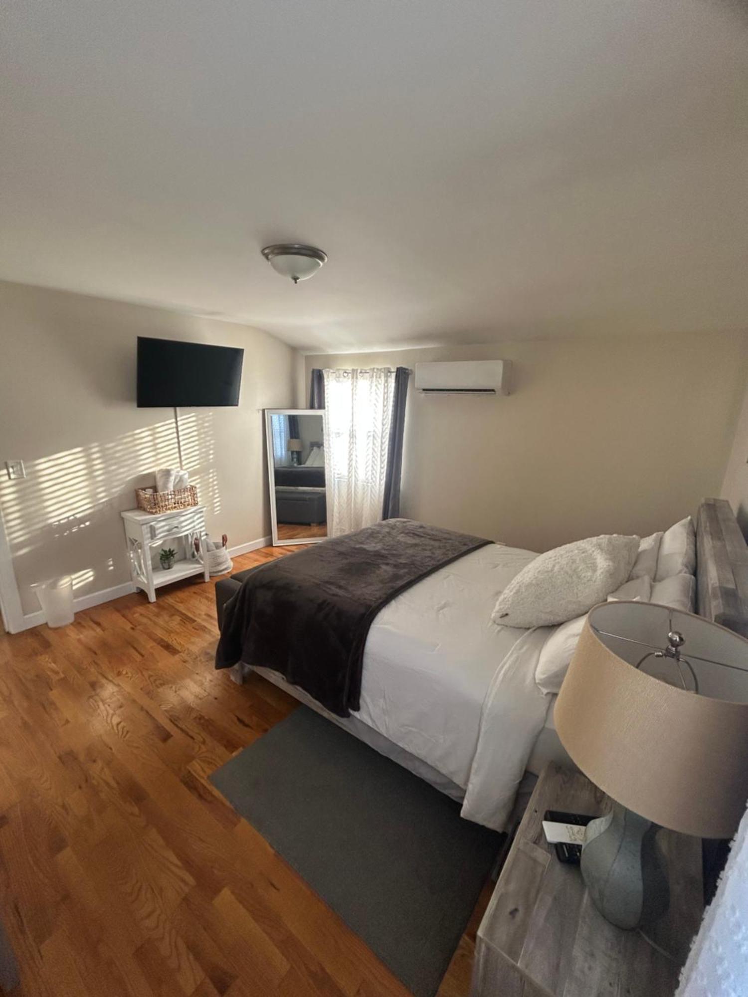 Chic Modern Bedroom 5 Mins From Jfk Séjour chez l'habitant New York